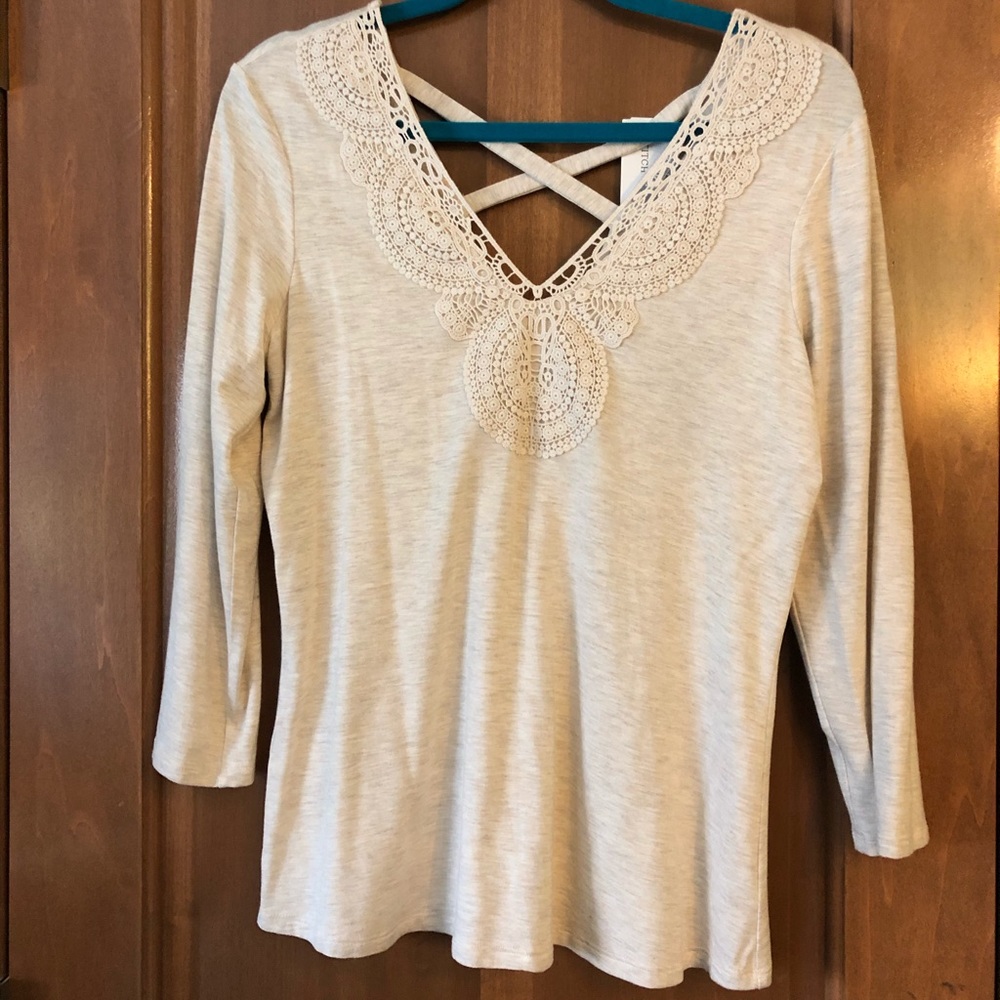 NWT Daniel Rainn Belia Crochet Detail Knit Top